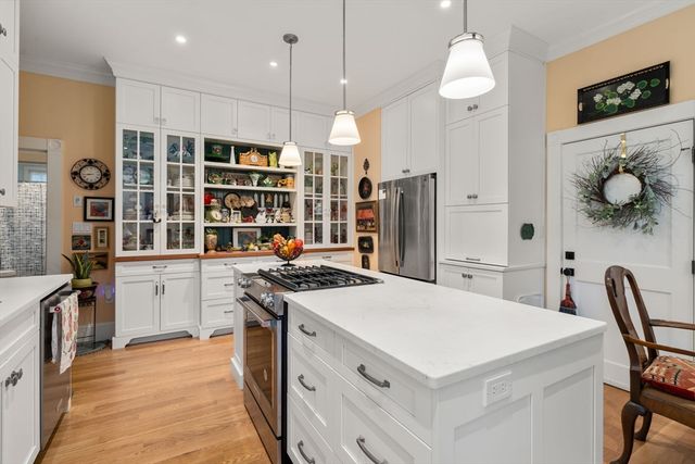 59-R Ellery St, Cambridge, MA 02138