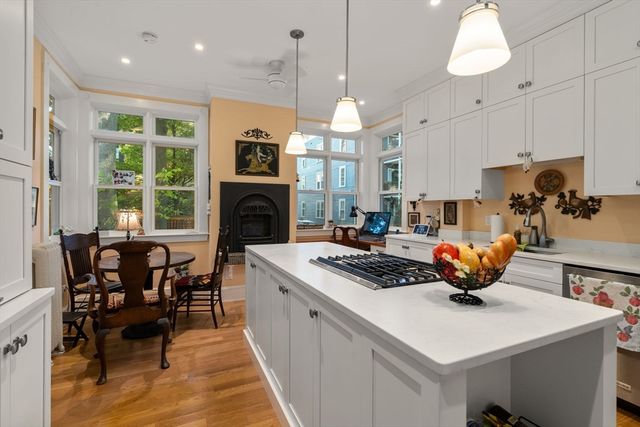 59-R Ellery St, Cambridge, MA 02138