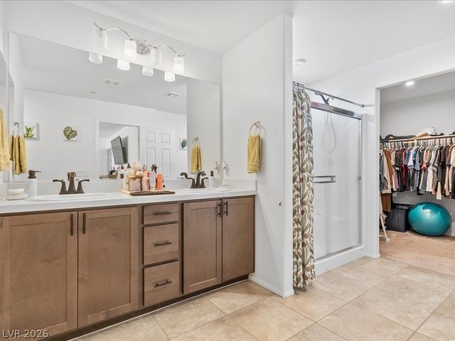 6082 Rose Springs Avenue, Las Vegas, NV 89130