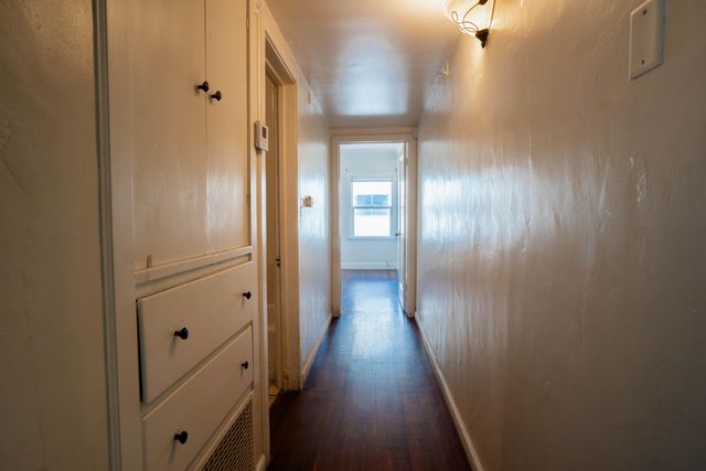 895 E Cross Avenue, Tulare, CA 93274