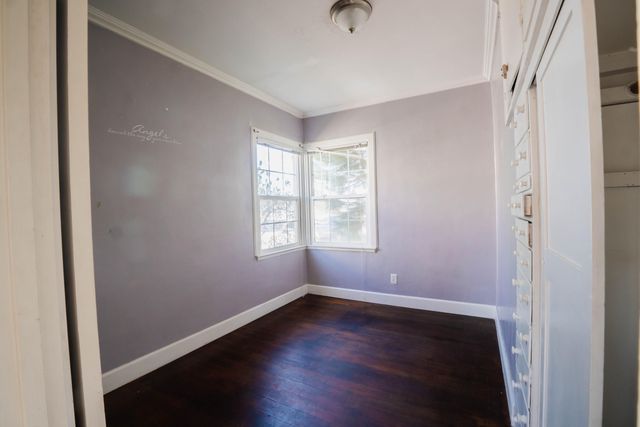 895 E Cross Avenue, Tulare, CA 93274
