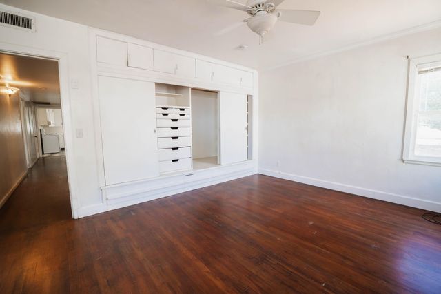 895 E Cross Avenue, Tulare, CA 93274