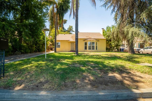 895 E Cross Avenue, Tulare, CA 93274