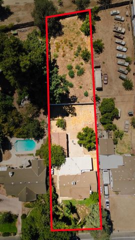 895 E Cross Avenue, Tulare, CA 93274