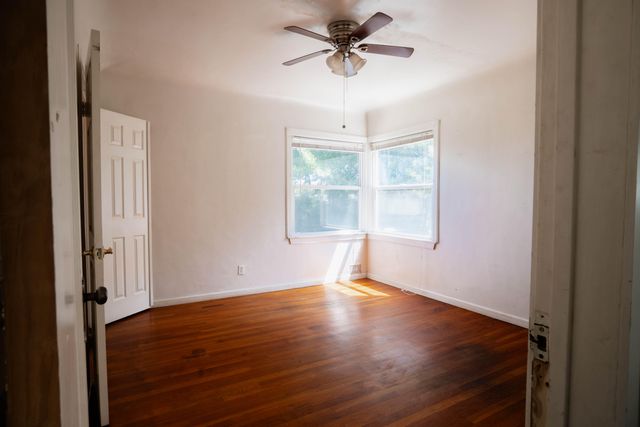 895 E Cross Avenue, Tulare, CA 93274