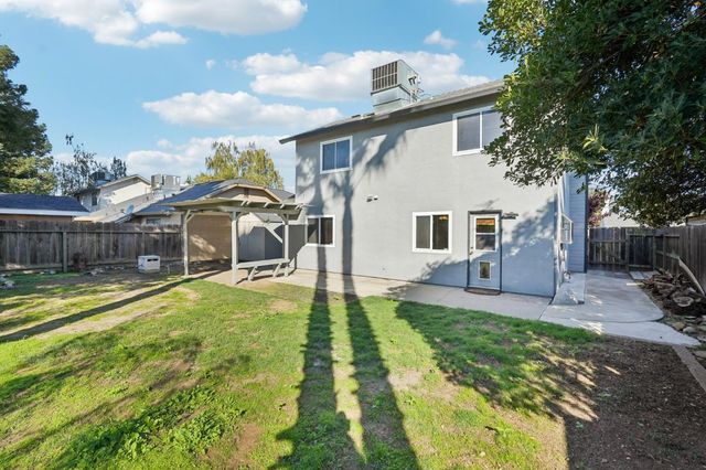 330 Finch Run, Lodi, CA 95240