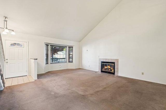 330 Finch Run, Lodi, CA 95240