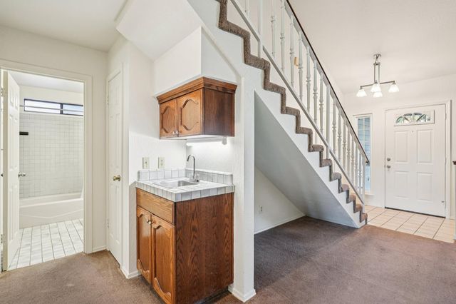 330 Finch Run, Lodi, CA 95240