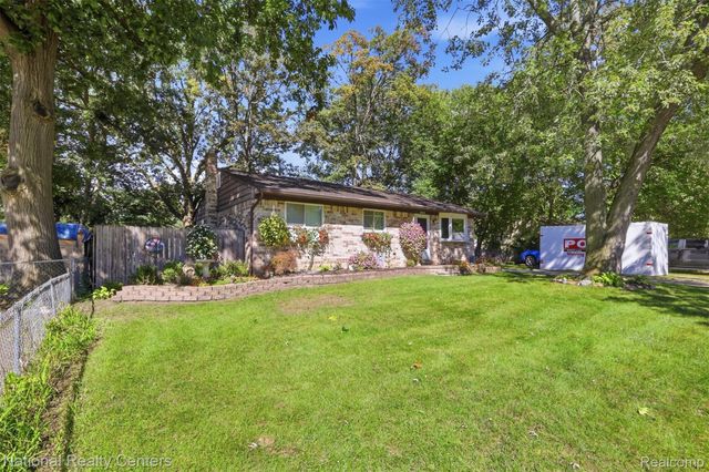 35560 Manila Avenue, Westland, MI 48186