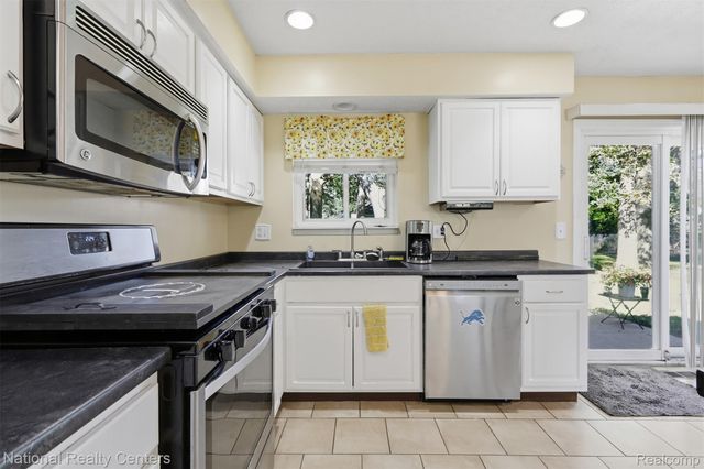 35560 Manila Avenue, Westland, MI 48186