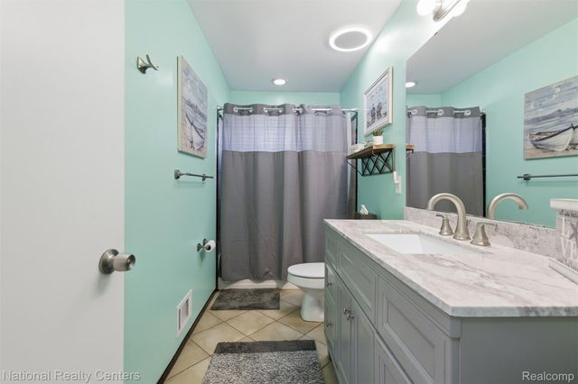 35560 Manila Avenue, Westland, MI 48186