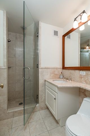 1 Avery St 17F, Boston, MA 02111