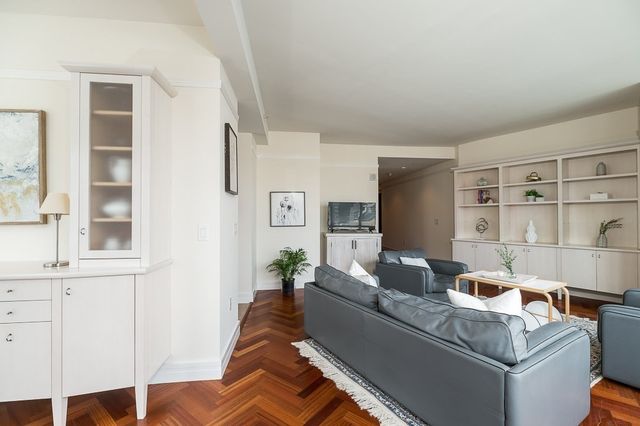 1 Avery St 17F, Boston, MA 02111