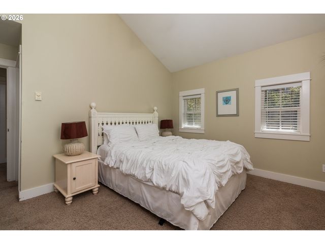 617 Sw 27TH Way, Lincoln City, OR 97367