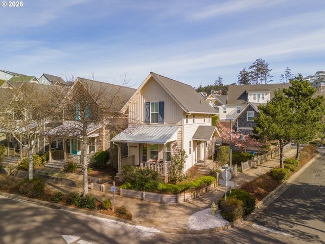 617 Sw 27TH Way, Lincoln City, OR 97367