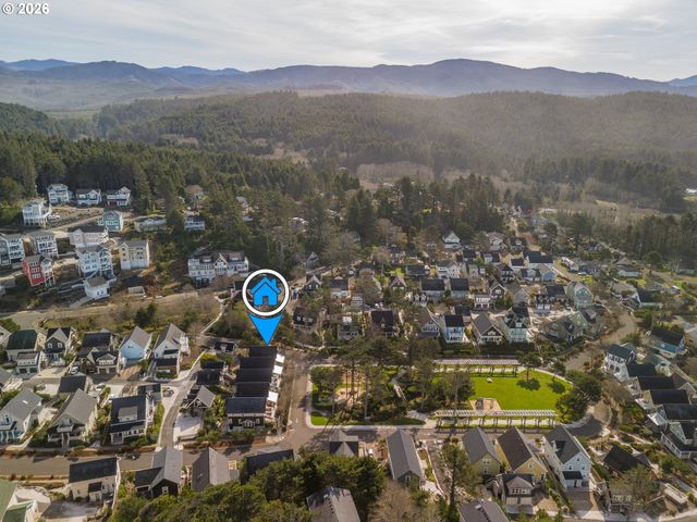 617 Sw 27TH Way, Lincoln City, OR 97367