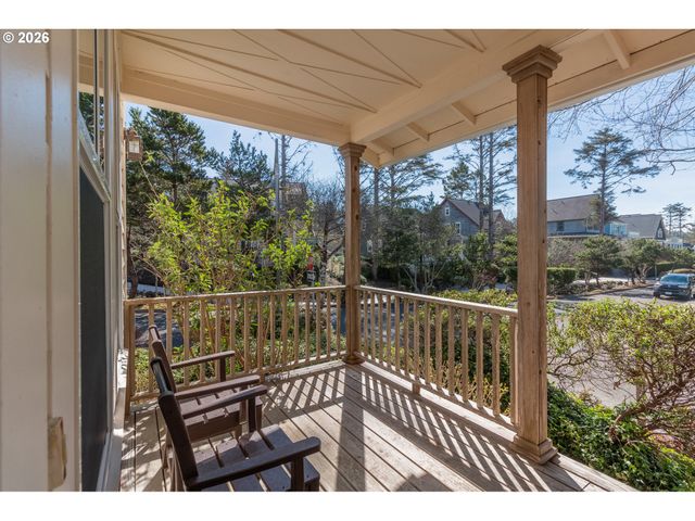 617 Sw 27TH Way, Lincoln City, OR 97367
