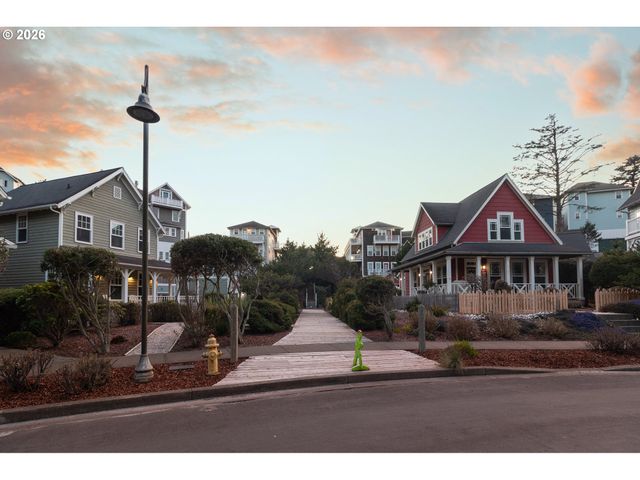 617 Sw 27TH Way, Lincoln City, OR 97367