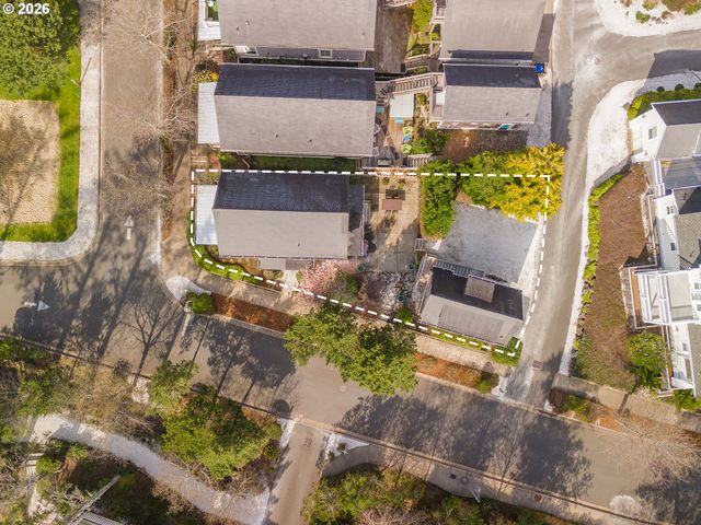 617 Sw 27TH Way, Lincoln City, OR 97367