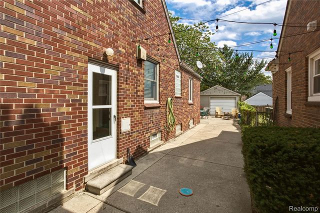 442 N Melborn Street, Dearborn, MI 48128