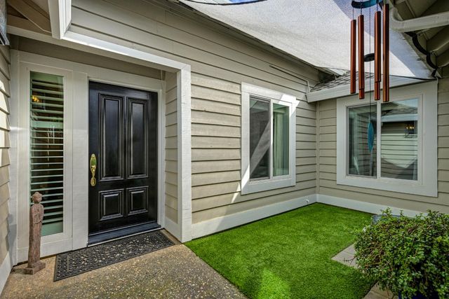 1045 Harrington Way, Carmichael, CA 95608