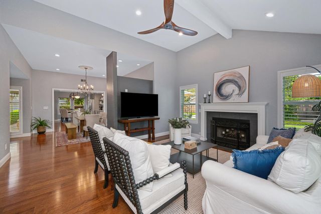 1045 Harrington Way, Carmichael, CA 95608