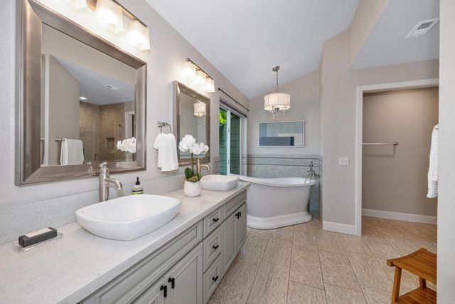 1045 Harrington Way, Carmichael, CA 95608