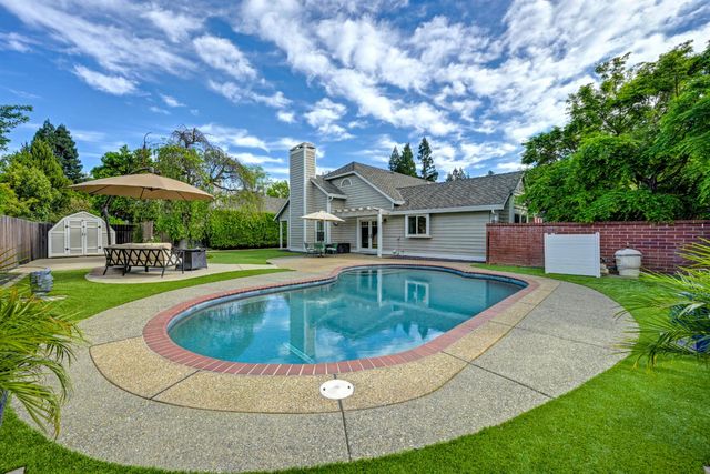 1045 Harrington Way, Carmichael, CA 95608