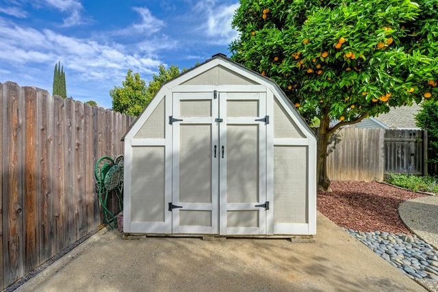 1045 Harrington Way, Carmichael, CA 95608