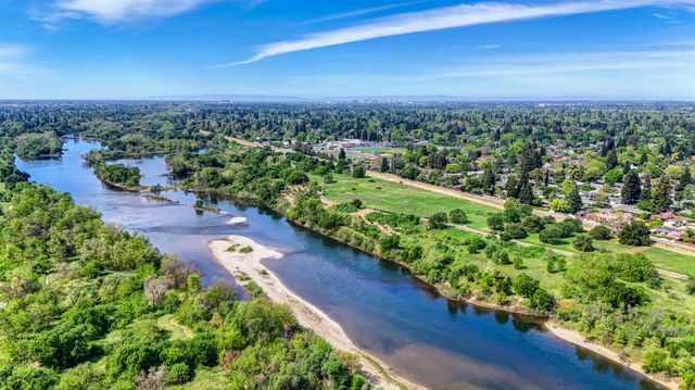 1045 Harrington Way, Carmichael, CA 95608