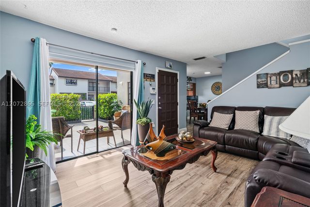 13412 SW 62nd St 103M, Miami, FL 33183