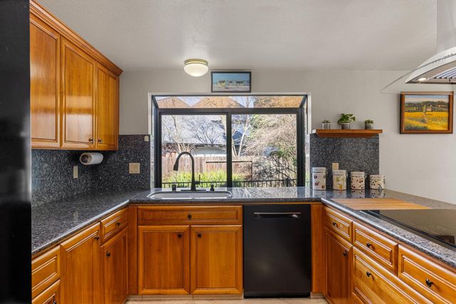 1744 Haggin Grove Way, Carmichael, CA 95608