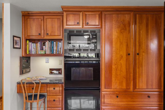 1744 Haggin Grove Way, Carmichael, CA 95608