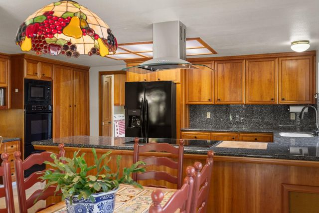 1744 Haggin Grove Way, Carmichael, CA 95608