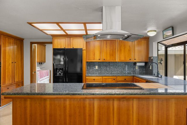 1744 Haggin Grove Way, Carmichael, CA 95608