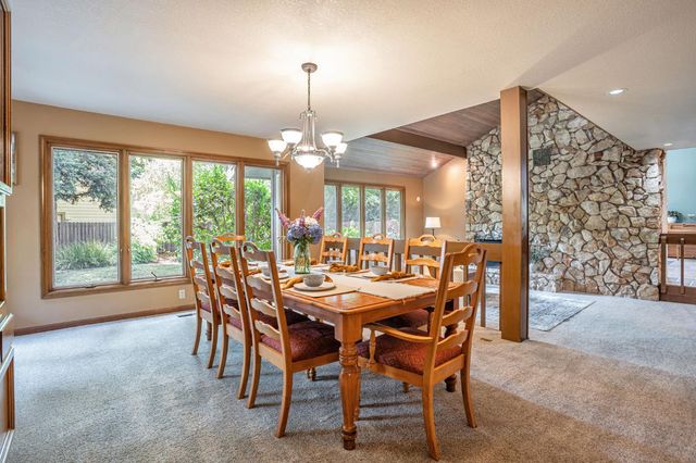 1744 Haggin Grove Way, Carmichael, CA 95608