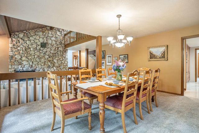 1744 Haggin Grove Way, Carmichael, CA 95608