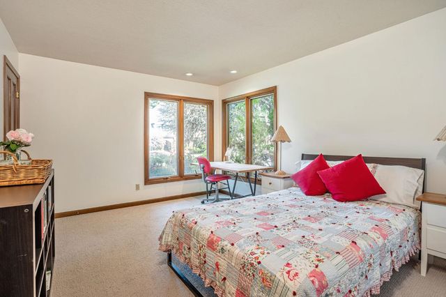 1744 Haggin Grove Way, Carmichael, CA 95608