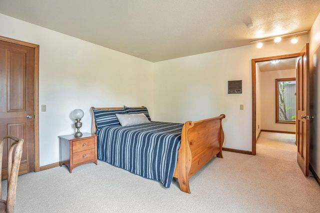 1744 Haggin Grove Way, Carmichael, CA 95608