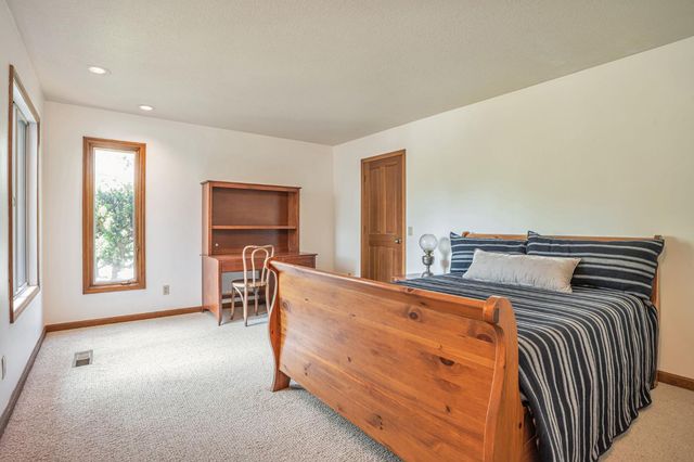 1744 Haggin Grove Way, Carmichael, CA 95608