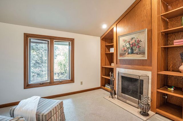 1744 Haggin Grove Way, Carmichael, CA 95608