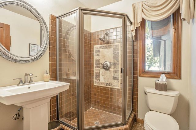 1744 Haggin Grove Way, Carmichael, CA 95608