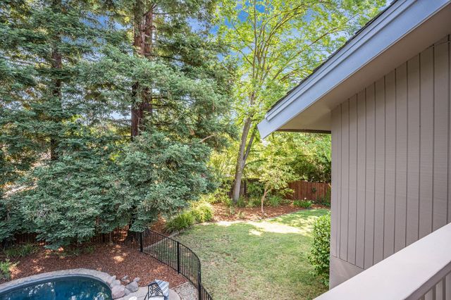 1744 Haggin Grove Way, Carmichael, CA 95608