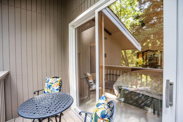 1744 Haggin Grove Way, Carmichael, CA 95608