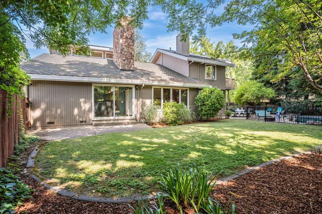 1744 Haggin Grove Way, Carmichael, CA 95608