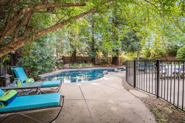 1744 Haggin Grove Way, Carmichael, CA 95608