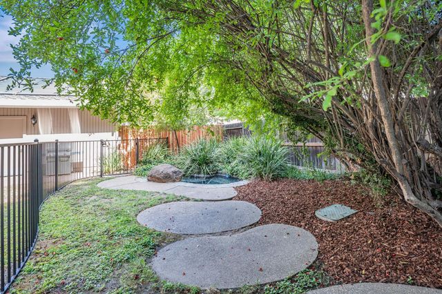 1744 Haggin Grove Way, Carmichael, CA 95608