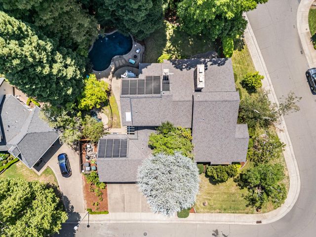 1744 Haggin Grove Way, Carmichael, CA 95608