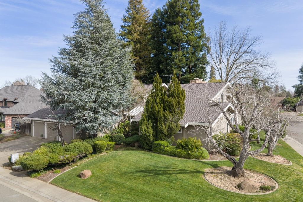 1744 Haggin Grove Way, Carmichael, CA 95608