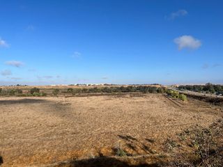 204 W Bluff Avenue, Fresno, CA 93711